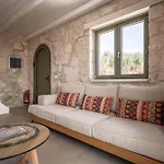 Yiannis