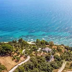 Vila Yiannis *