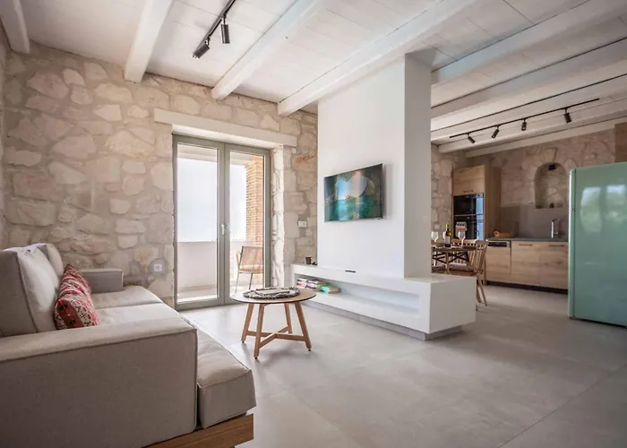 Yiannis Villa